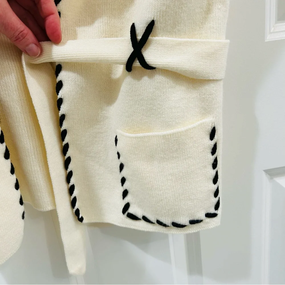 Vintage Cream Knit Cardigan Whipstitch Black Trim Vest Sleeveless